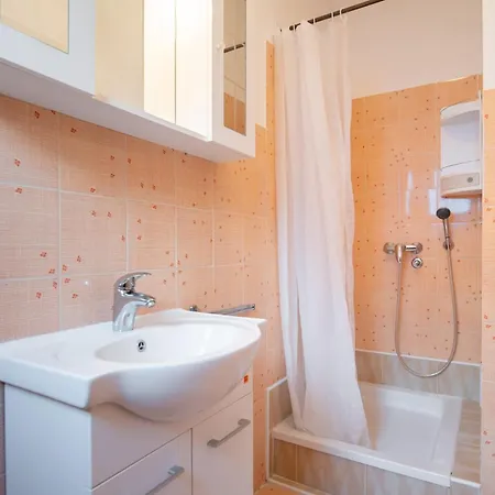 Apartman Gurman 2 - Rab