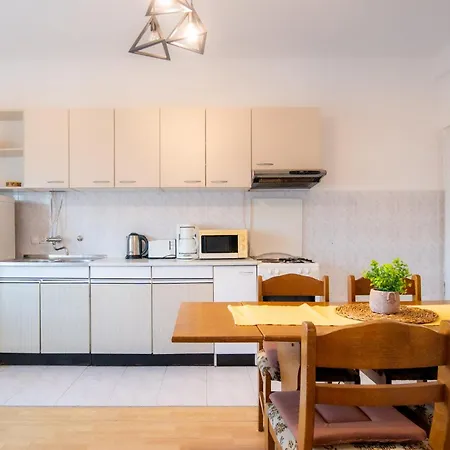 Gurman 2 - Rab Apartman Supetarska Draga