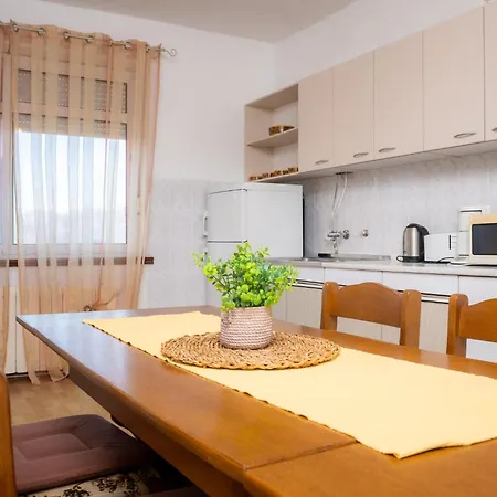 Gurman 2 - Rab Apartman *